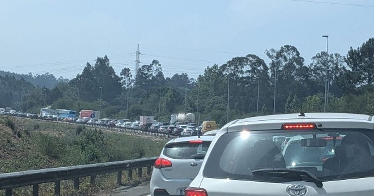 La DGT pide «precaución» al volante ante el eclipse y pide estacionar en puntos habilitados o permitidos