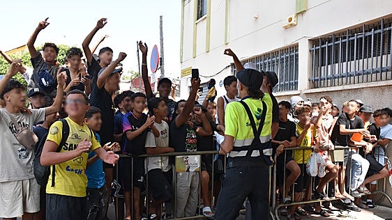 «Marruecos está chantajeando a España con los menores en Ceuta»