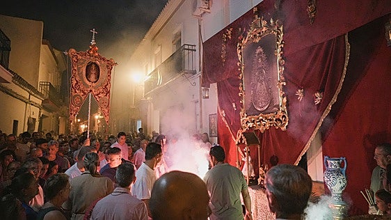 Nueve rosarios preparan a Almonte para la Venida de la Virgen del Rocío