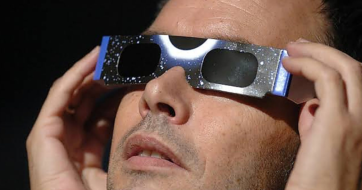 Eclipse en Canarias: checklist de cómo comprobar si las gafas están homologadas antes de mirar al sol