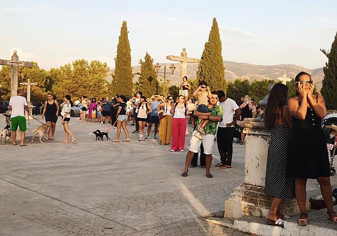 Ambiente para ver el eclipse en Priego