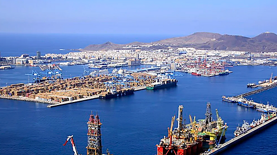 Susto en alta mar: un fallo mecánico deja a la deriva un buque que transporta sustancias químicas frente a la costa  de Gran Canaria