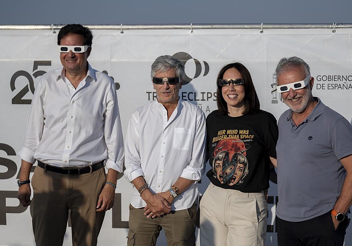 Ayuso acusa a los ministros de irse «de fiesta a cuerpo de rey» para ver el eclipse