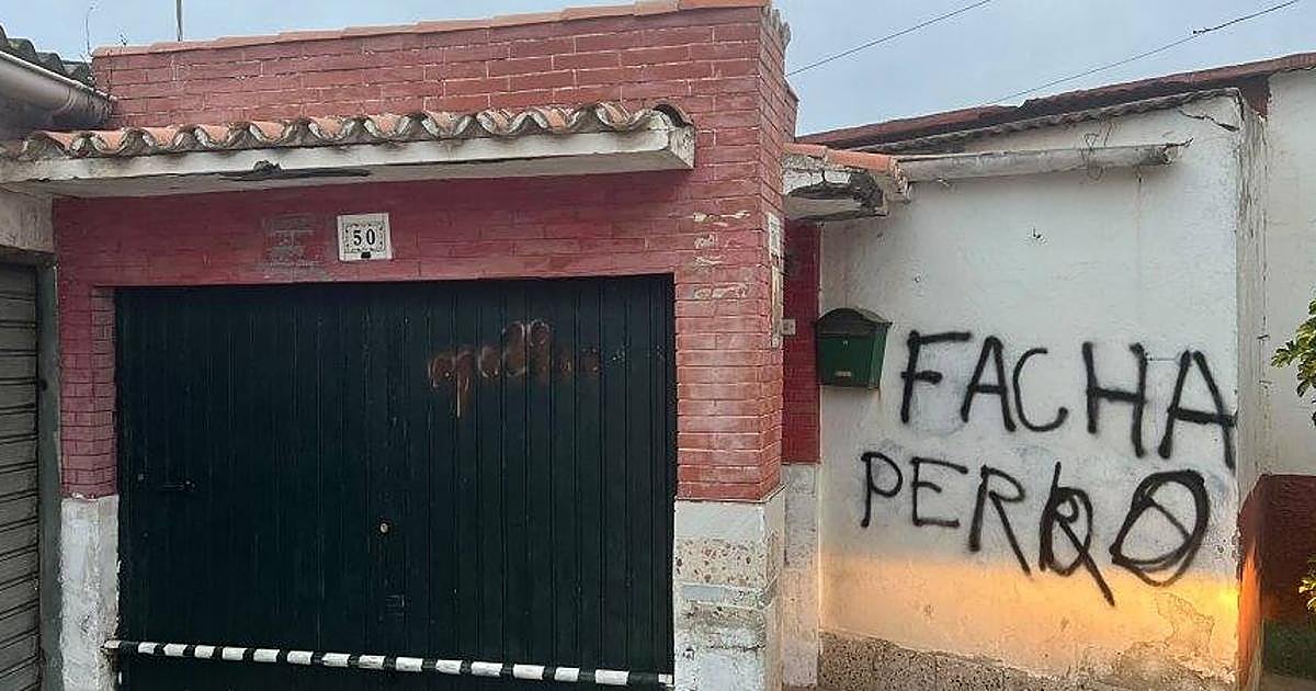 Denuncian pintadas de odio en el garaje de un guardia civil de Ceuta: «Facha perro»