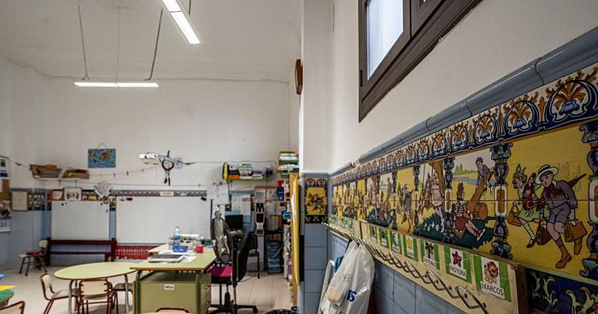 Llorca encomienda a la inspección educativa vigilar la «neutralidad ideológica» en las aulas valencianas