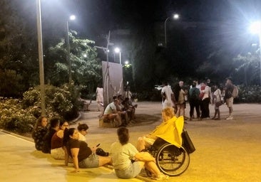 El gran terremoto tiene 34 réplicas y saca a la calle de noche a cientos de ciudadanos