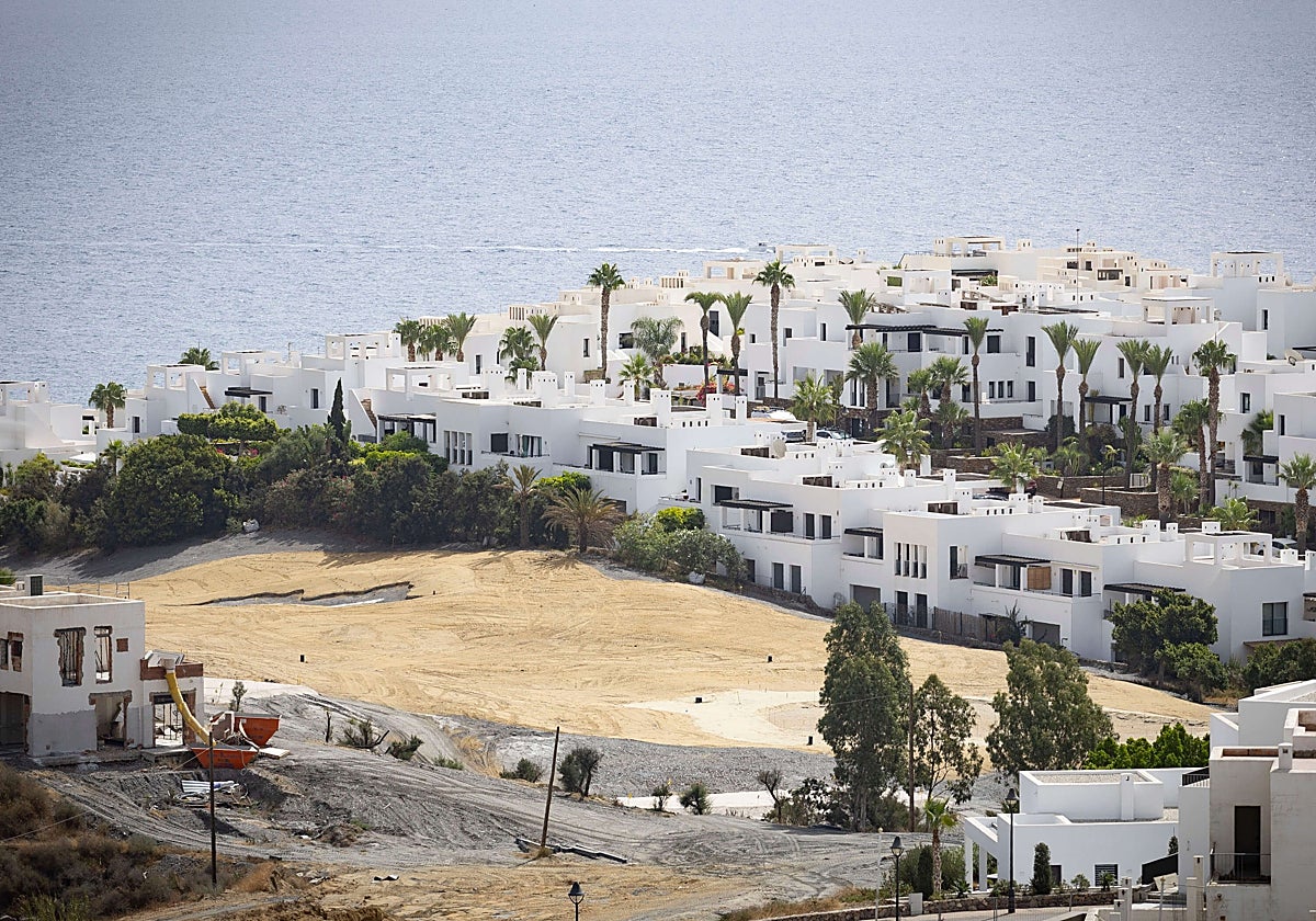 Macenas en Mojácar, del esqueleto de la crisis al gran proyecto turístico de Cosentino en Almería