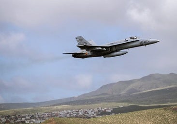 Dos F-18 españoles de la OTAN derriban un dron que violaba el espacio aéreo de Rumanía