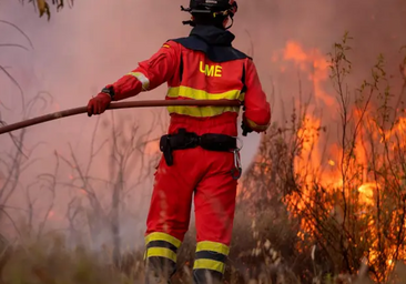 Muere un militar de la UME tras volcar su camión en el incendio de las Peñas de Riglos