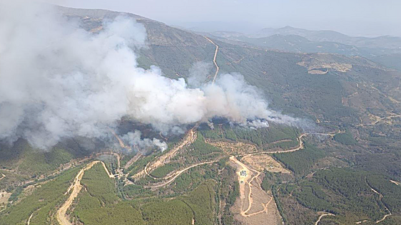 Un incendio en Las Hurdes obliga a activar el nivel 2 de peligrosidad y a evacuar 600 personas de ocho municipios