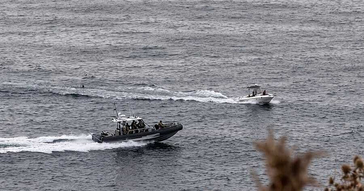 La Guardia Civil detiene una patera en Ceuta que tenía como objetivo llegar a la Península