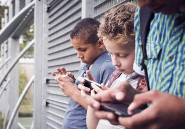 Un estudio alerta de que la IA puede convertirse «en un nuevo medio de persuasión sobre la infancia»