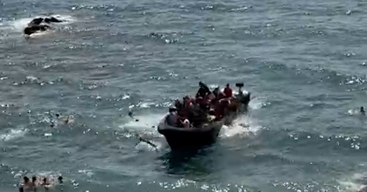 La Justicia investiga ya a una mafia que traslada inmigrantes de Ceuta a la Península tras la avalancha