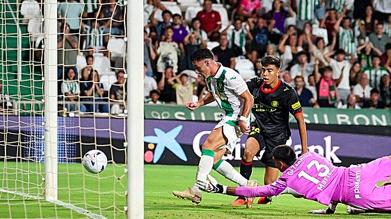 El Córdoba CF tumba con brillantez al Girona y se estrena en El Arcángel por todo lo alto (2-1)