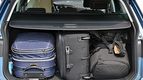 La DGT lo confirma: los conductores que viajen con el equipaje mal colocado serán multados con 500 euros y cuatro puntos