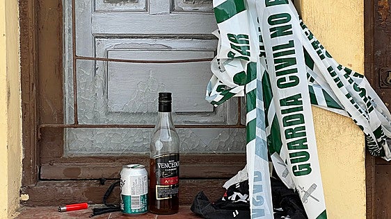 Investigan el hallazgo de dos amigos muertos en plena calle en un pueblo de León