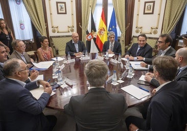 El Gobierno aprueba un mando único para Ceuta casi un mes después de la crisis migratoria