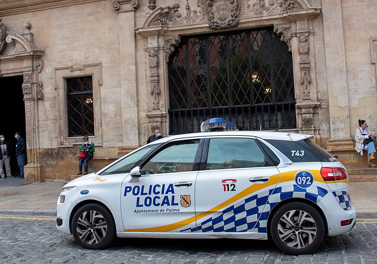 Vehículo de la Policía Local de Palma.