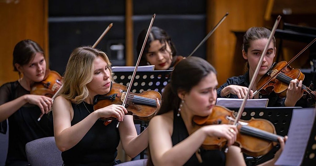 El Festival Neorama llena de música hecha por jóvenes espacios históricos de Granada
