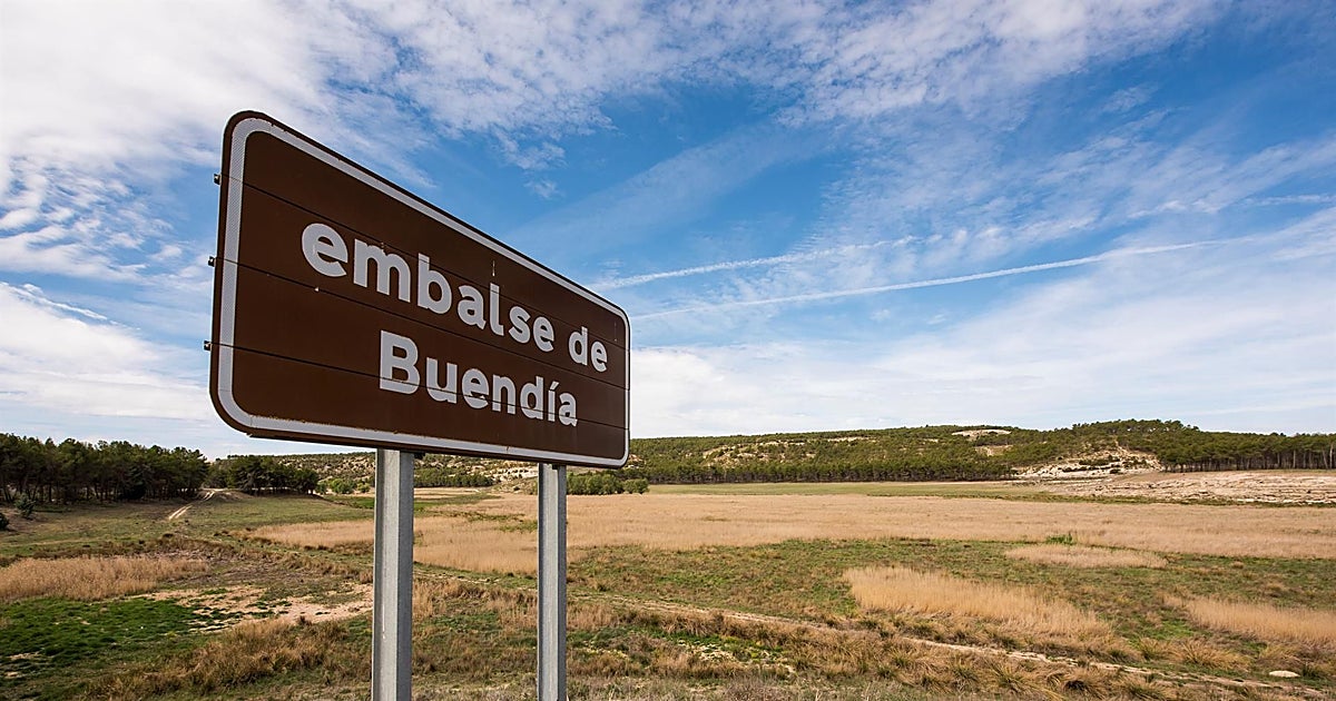 Muere un hombre atropellado por su propio vehículo en el embalse de Buendía, en Cuenca