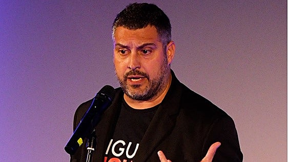 El humorista y mago Miguel Miguel cierra el ciclo 'Lo Nunca Visto' del SkyFest Benidorm