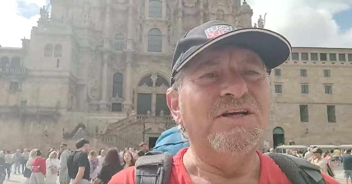 Un cuidador hace más de 700 km del Camino con dos prótesis de rodilla por la esclerosis múltiple