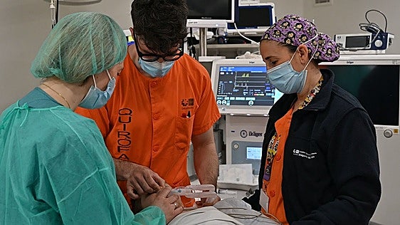 Los padres ya pueden acompañar a sus hijos en la anestesia en el Gregorio Marañón