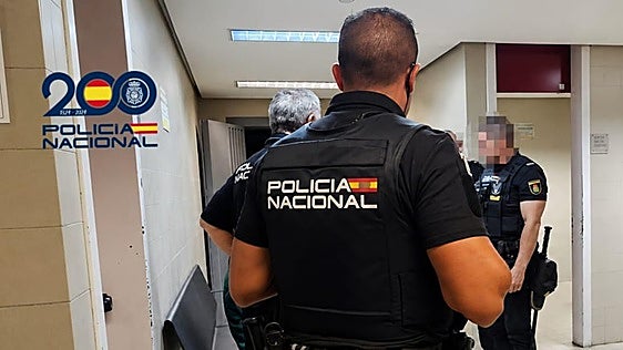 Detenido por intentar acceder a un puesto de enfermero con un título falso