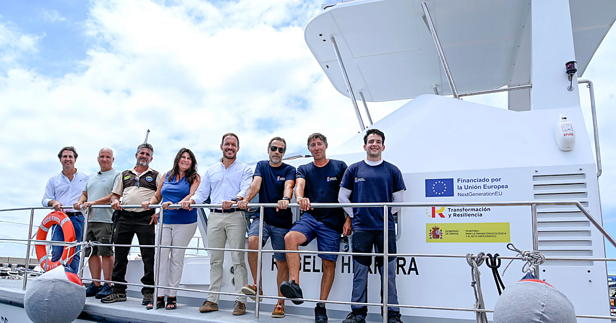 Canarias estrena un buque silencioso para combatir el furtivismo y proteger la fauna marina