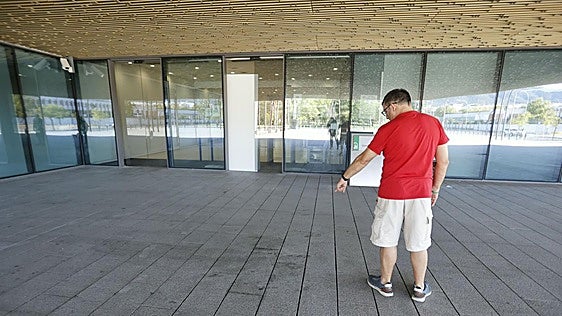 Muere un hombre tras prenderse fuego ante las puertas de los juzgados de Córdoba