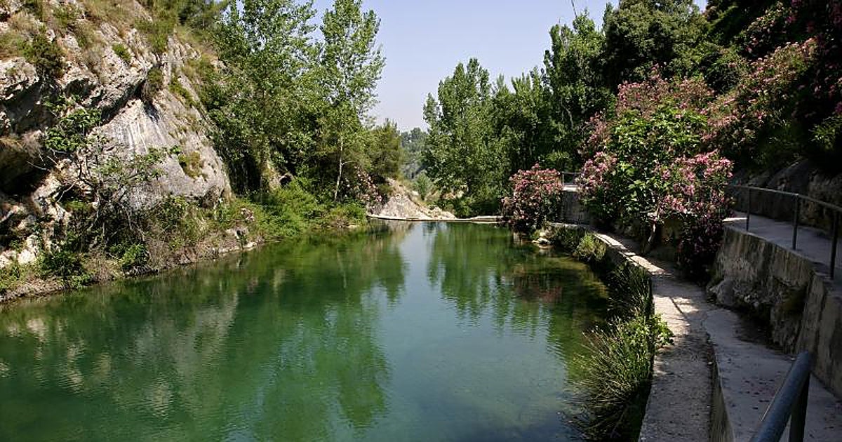 Muere un hombre tras golpearse en la cabeza con una roca en el Pou Clar de Ontinyent