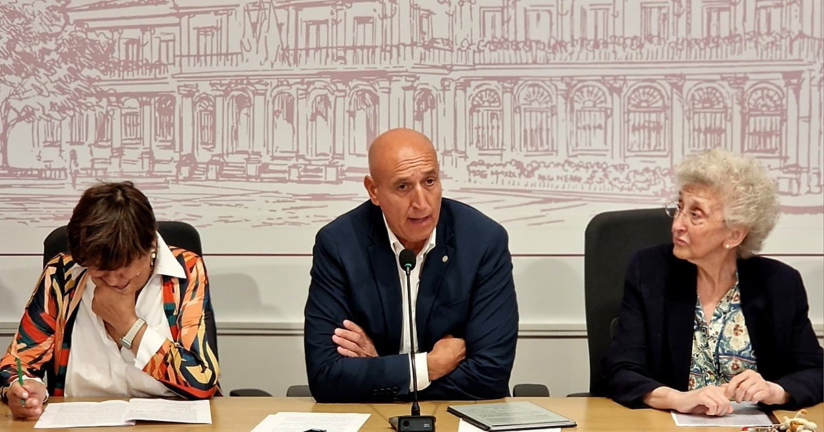 El alcalde socialista de León se vuelve a desmarcar de Ferraz, ahora por Ceuta