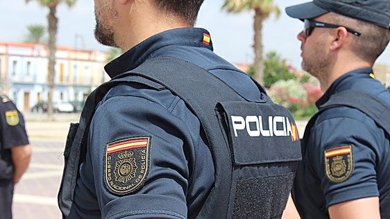 La Policía Nacional detiene a un ladrón por robar en 11 yates y veleros en la Marina de Valencia