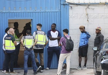 La Policía busca a más de una docena de agresores sexuales de la invasión
