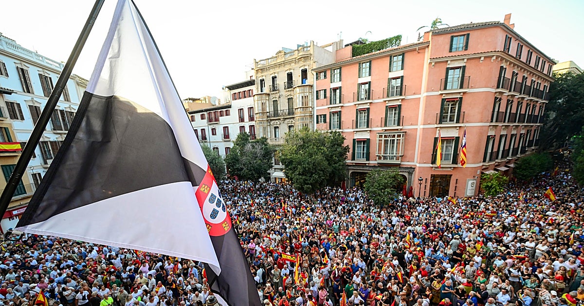 Más de 22.000 personas se movilizan por Ceuta en Baleares entre críticas a Sánchez