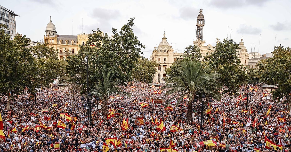 Los valencianos abarrotan sus plazas para no dejar «sola» a Ceuta