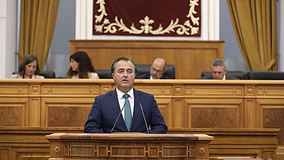 Las Cortes rechazan acabar con la «trampa del arraigo» que denuncia Vox