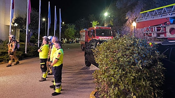 Desalojan a 608 personas del hotel Beatriz de Toledo por un incendio en un cuadro eléctrico