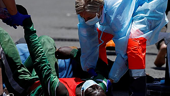 Más de 80 muertos, entre ellos una bebé, en un cayuco que pasó 26 días en el mar