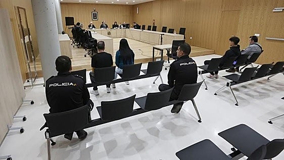 Once años de cárcel por violar a una niña de 12 años tras citarse con ella en un cementerio en Córdoba