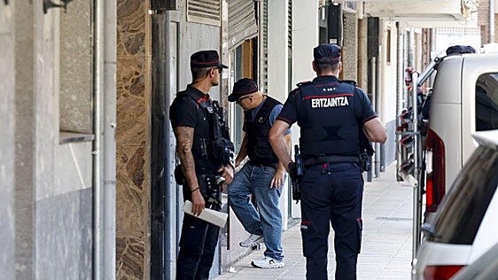 Detenido el sospechoso del homicidio de un taxista en Guipúzcoa tras entregarse en una comisaría de Vizcaya