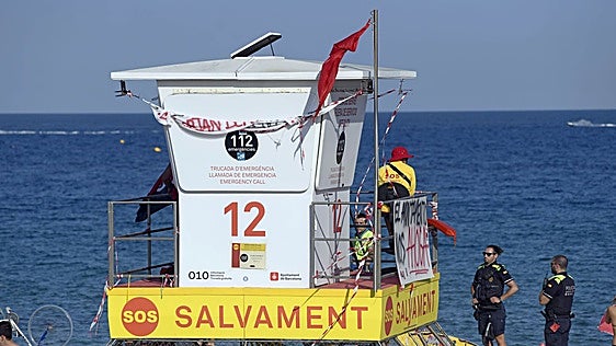 Un turista inglés ebrio se ahoga al saltar de un ferry entre Salou y Cambrils para llegar antes a la playa