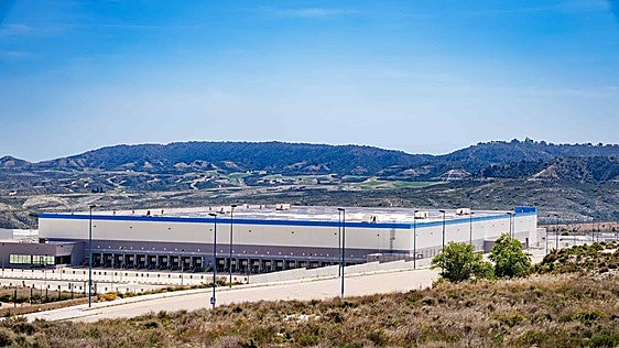 Bautismo y puesta de largo de ZAZ8, el primer centro de distribución de Amazon en España