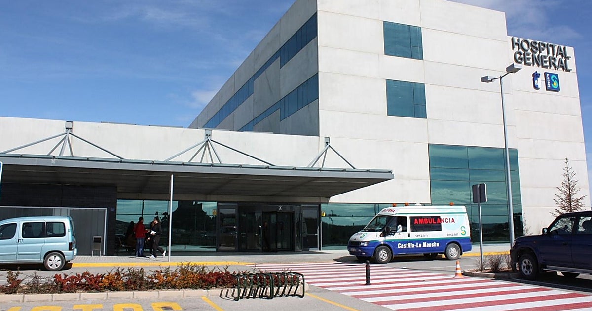 Tres trabajadores heridos al caer desde cinco metros mientras trabajaban en un tejado en Almansa