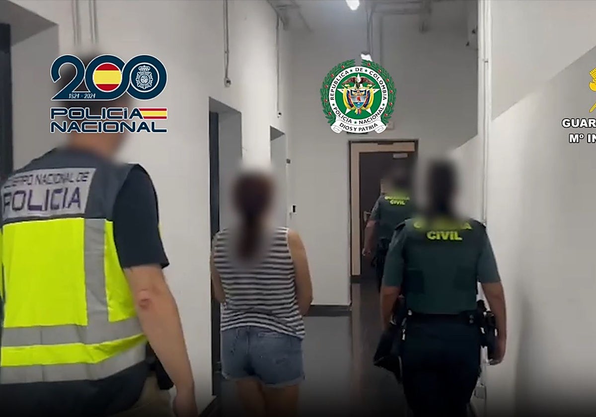 La falsa escuela de hostelería colombiana que explotaba a sus alumnos en bares de Madrid