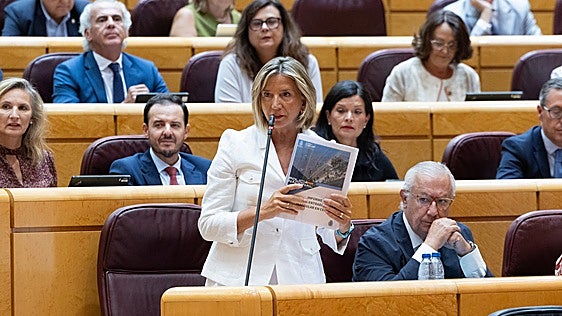 El PP exige el retorno de los inmigrantes de Ceuta y Cuerpo le acusa de «soluciones imposibles o incluso ilegales»