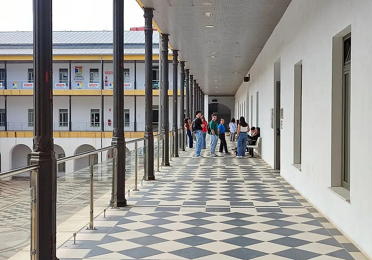 La Universidad de Granada retrasa el inicio del curso académico en Ceuta «por seguridad»