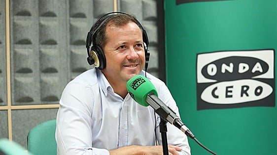 Velázquez insiste en que la competencia para climatizar los colegios «es de la Junta»