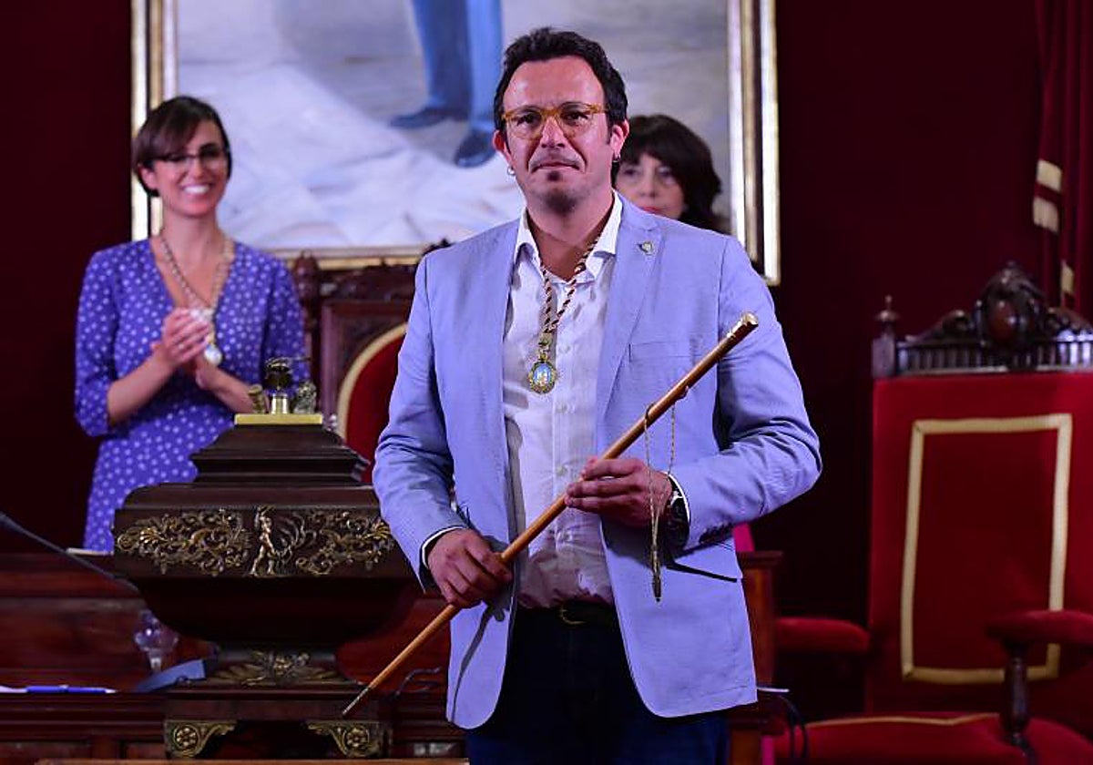 El asesor 'fantasma' de Kichi que remendaba a técnicos del Ayuntamiento de Cádiz no firmaba los expedientes