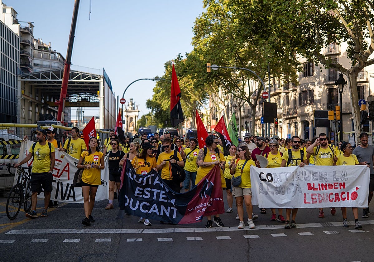 Cataluña arranca las clases con una huelga docente de bajo impacto y en plena polémica por el fiasco de PISA